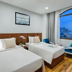 Lotus Hotel&skybar Hotel